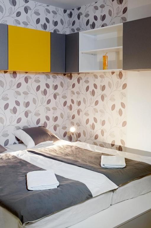 Yellow Apartment Deluxe Brünn Exterior foto